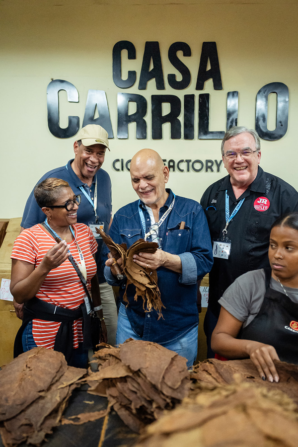 Procigar 2024 | Casa Carrillo - Ernesto Perez-Carrillo with Retailers