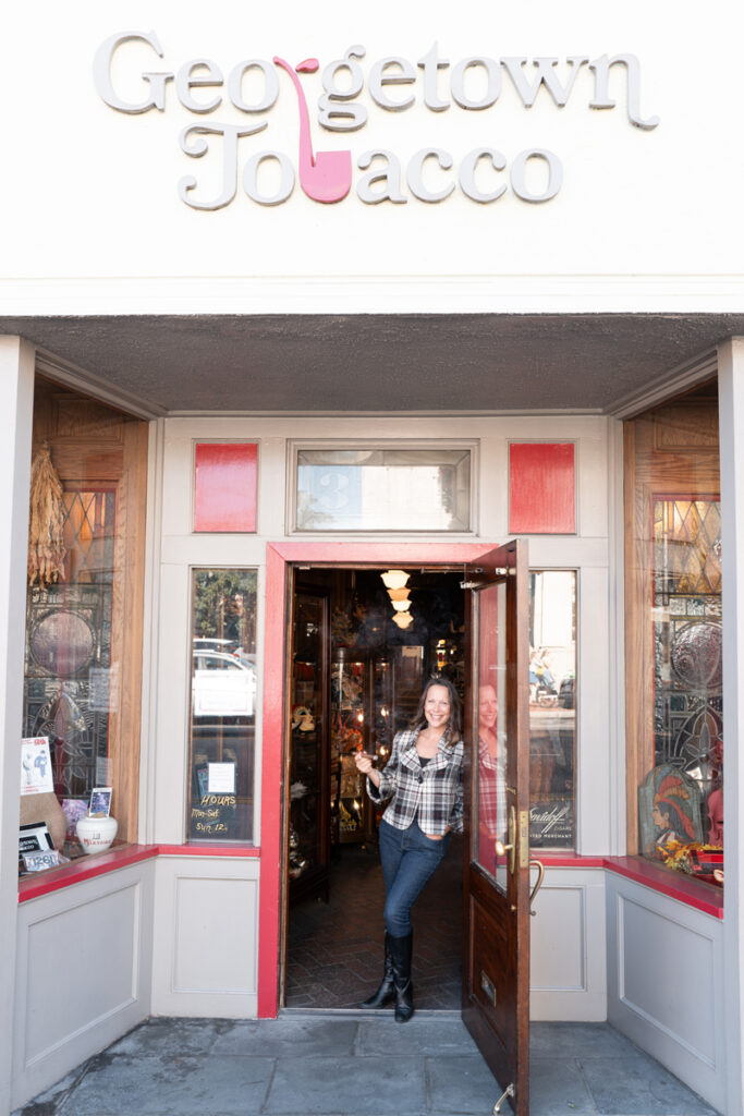 Image by David R. Ford / Teresa Wessling at Georgetown Tobacco