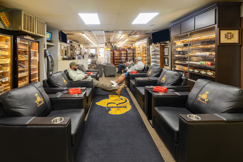 Rocky's Cigars | Ph: Rick Policastro
